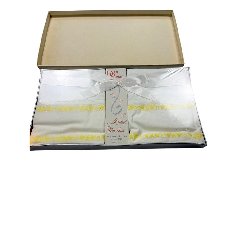VTG NWT Dan River Luxury Muslins 2 pillowcases, yellow embroidery edges. 42 x 36